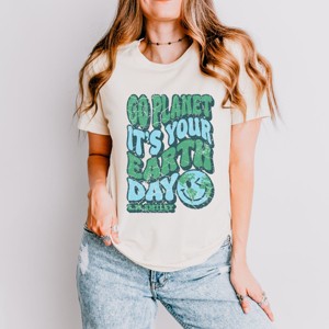 Simply Sage Market S.W.Smiley Go Planet It's Your Earth Day Short Sleeve Tee - 1 of 4