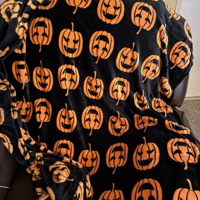 Cleveland Browns 60'' x 70'' Halloween Pumpkin Throw Blanket