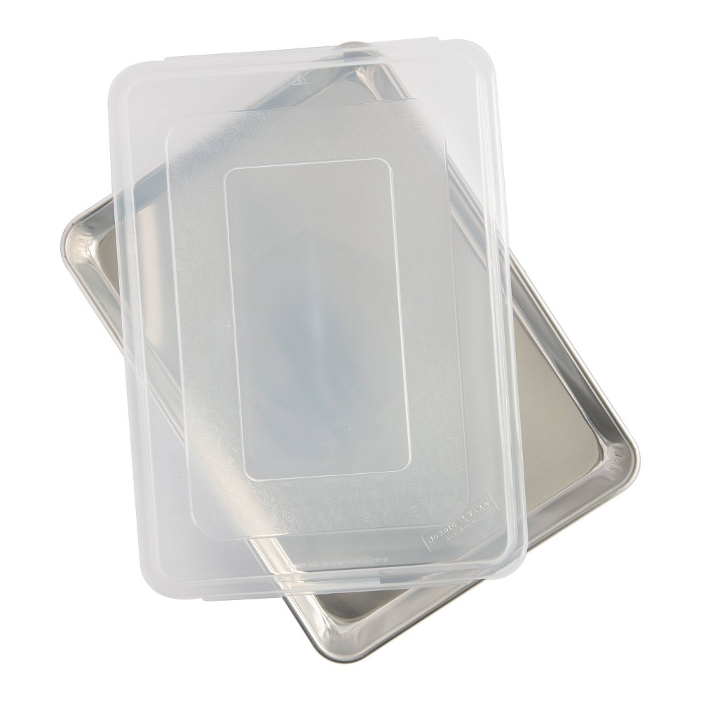 Nordic Ware 9x13 Aluminum Pan with Lid Silver