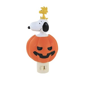 7.0 Inch Snoopy In Jack-O-Lantern Woodstock Pumpkin Electric Novelty Nightlights - 1 of 3