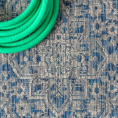 Rozetta Gray and Navy Medallion 5' Square Indoor/Outdoor Rug