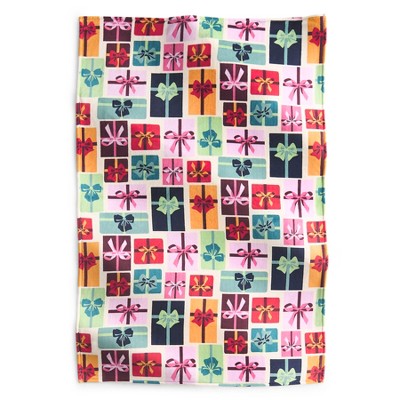 Vera Bradley Women's Outlet Fleece Essential Throw Blanket Gifts Aplenty