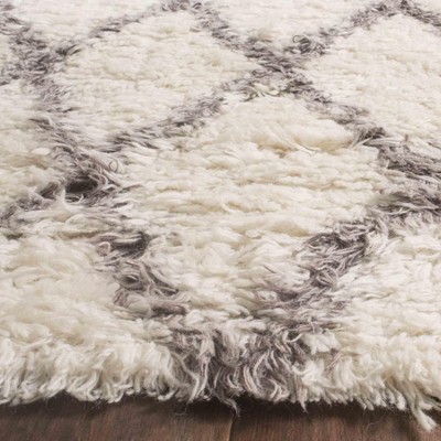 Ivory and Grey Hand-Knotted Wool 6' x 9' Area Rug