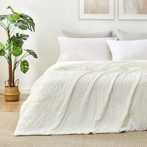 Cozy Bliss Seersucker Cooling Comforter – Lightweight Blanket Breathable & Soft Summer Bedding for Hot Sleepers - 1 of 4