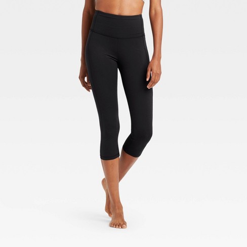 ✓ Womens 4/5 Length Capri Yoga Pants with Zipper Pockets (Red