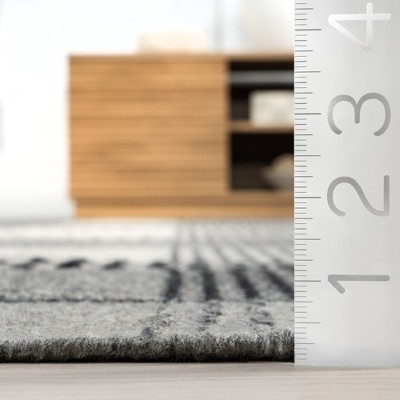 Gray and Ivory Plaid Wool 4' x 6' Handmade Area Rug