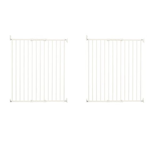 Scandinavian pet outlet design gate