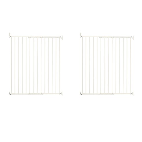 Scandinavian pet outlet design gate