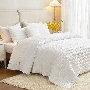 White Queen Size Quilt Bedding Set, Reversible Lightweight Bed Spreads, 3 Pieces, 90x96 in Quilt 2 Pillow Shams - 1 of 4
