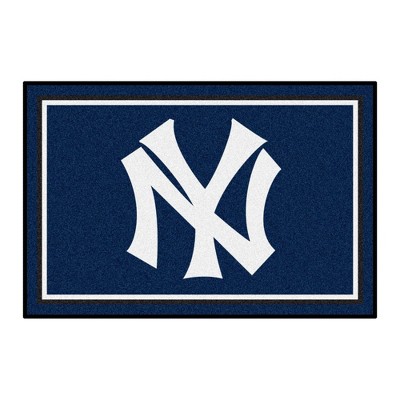 MLB New York Yankees 4'x6' 1927 Retro Collection Plush Area Rug