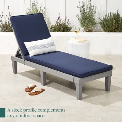 Rustic Faux-Wood Outdoor Chaise Lounger with Plush Cushion - Gray/Navy