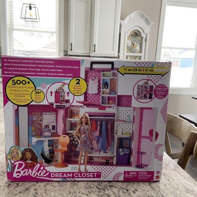 Barbie Closet Playset with 3 Outfits, 3 Pairs of Shoes, 2 Purses, Necklace and Sunglasses Accessories, 5 Hangars, 3 to 8 Years Old ( Exclusive)