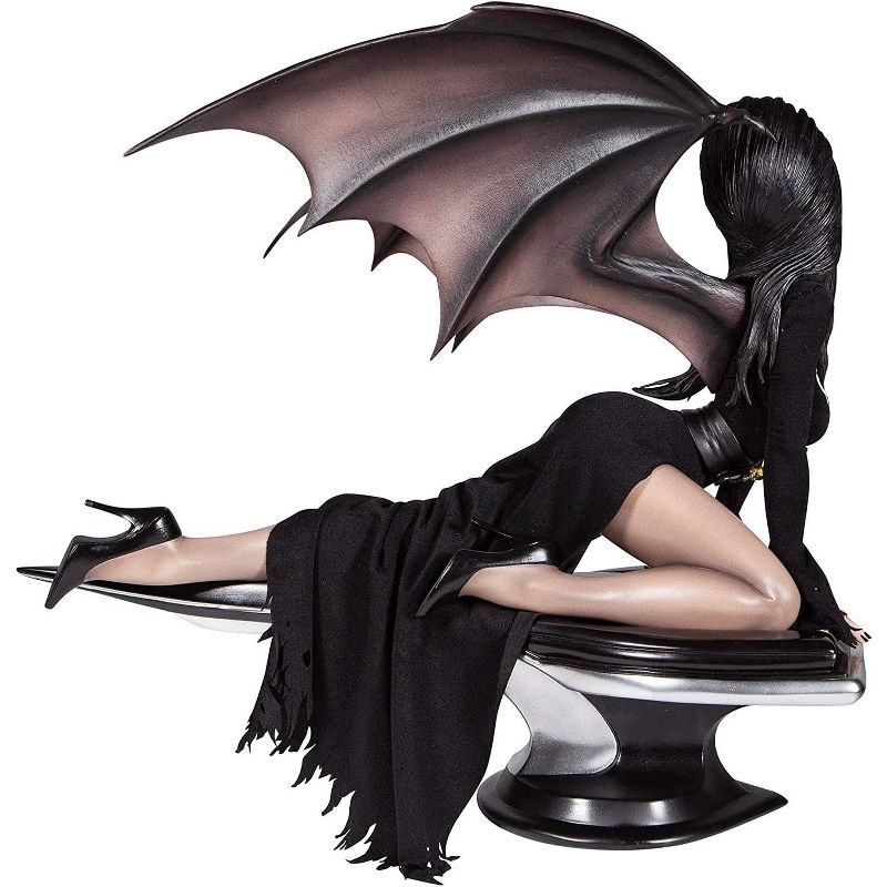 Enesco Elvira Mistress of the Dark Quarter Scale High End Statue, 3 of 5