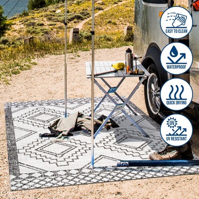 Ivory/Black Geometric Synthetic 3x5 Indoor/Outdoor Area Rug