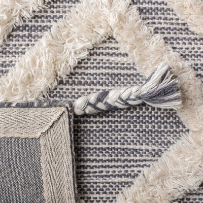 Elegant Hand-Knotted Grey/Ivory Wool Area Rug, 5' x 8'