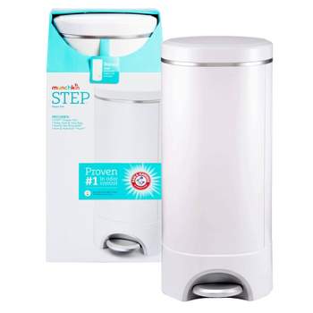 Munchkin STEP Diaper Pail, Powered by Arm & Hammer