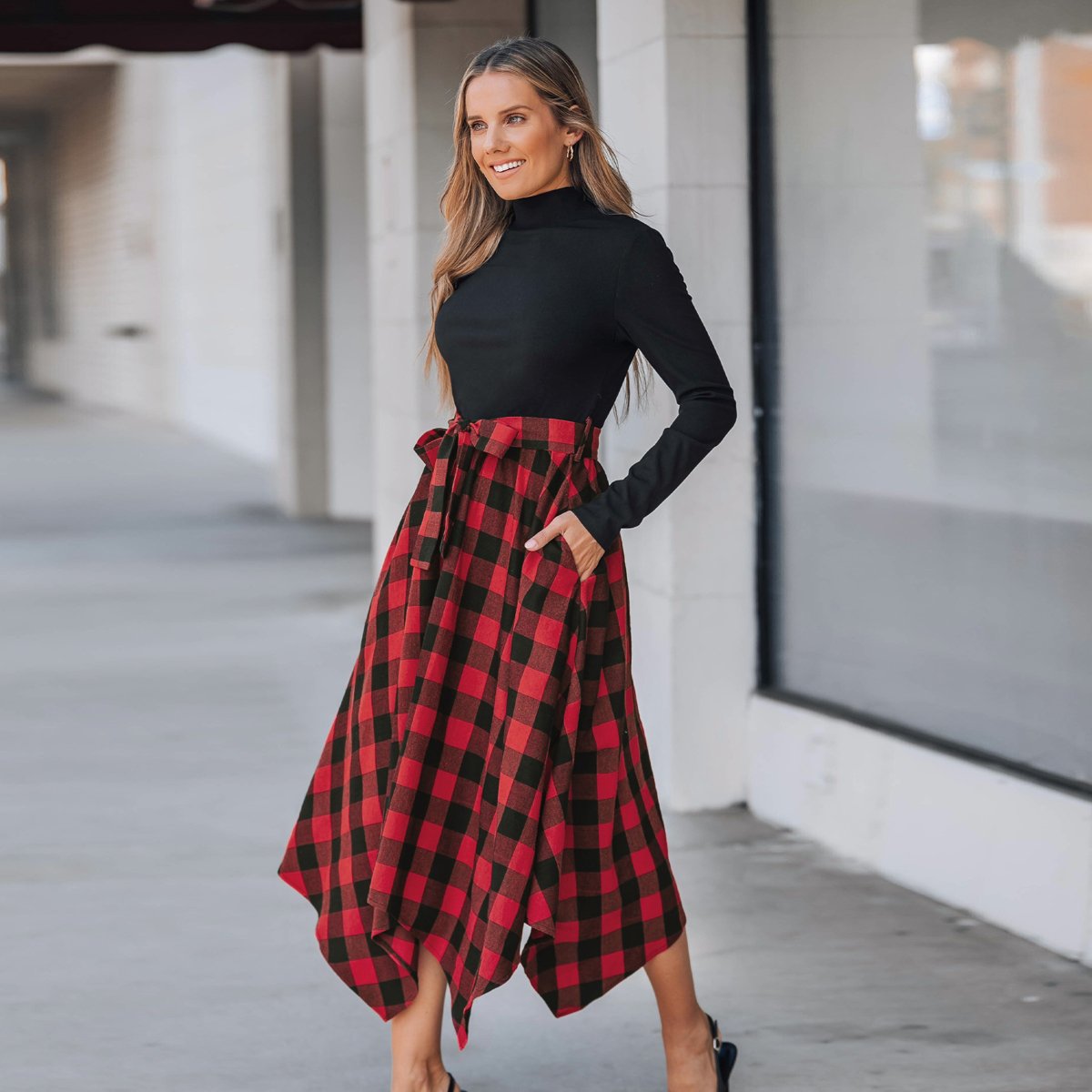 Женские платья Cupshe Women's Black Mockneck Top Plaid Handkerchief Hem Skirt Midi Dress-M-Red — фото 2