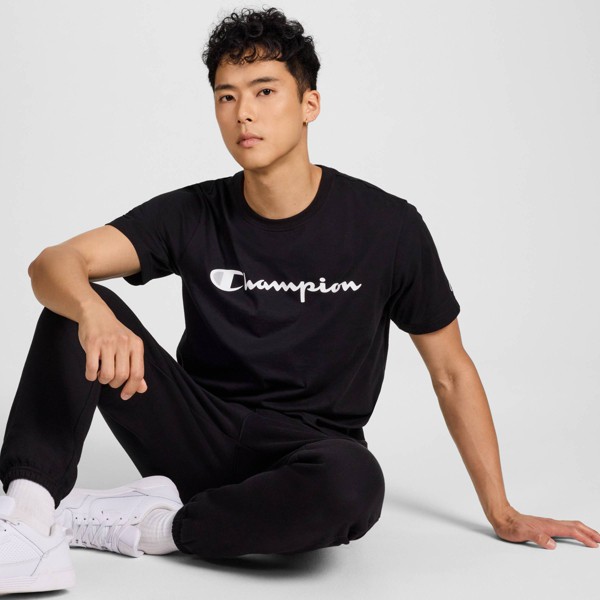 Playera Champion con letras grandes para hombre 6
