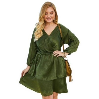 I AM A FASHION JUNKY Plus Size Solid V Neck Ruffled Hem Dress
