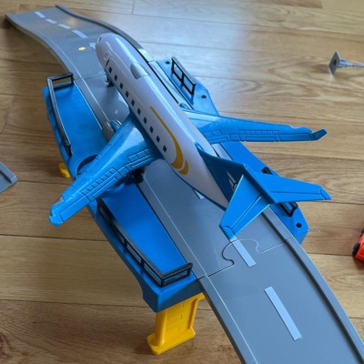 Toy cheap plane airport