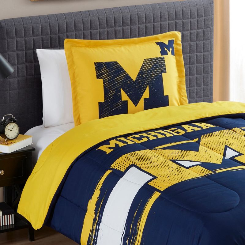 NCAA Officially Licensed Comforter Set, 3 of 7