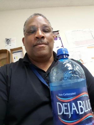 Deja Blue, 20 fl oz bottle 