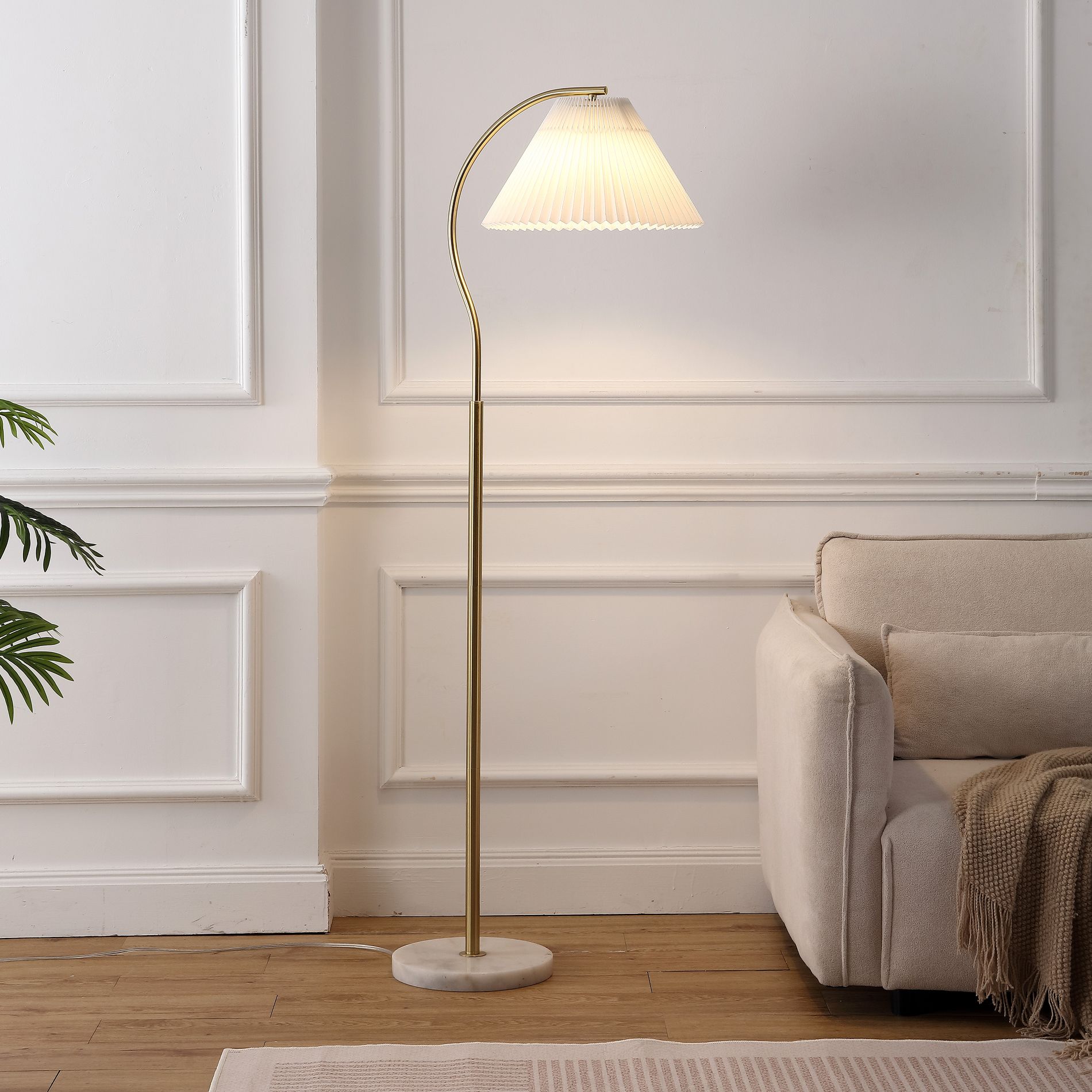 JONATHAN Y Devon 60.5" Modern Glam Metal Arc LED Floor Lamp with Pleated Shade with Marble Base, Brass Gold/White
