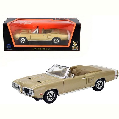 1970 Dodge Coronet R/T Gold 1/18 Diecast Model Car by Road Signature