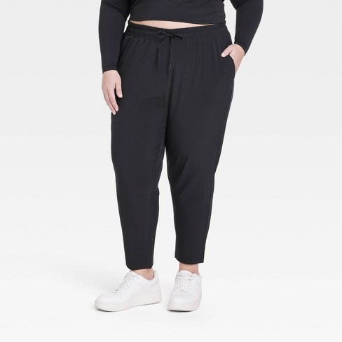Women's Stretch Woven Tapered Cargo Joggers - All in Motion Black 4X