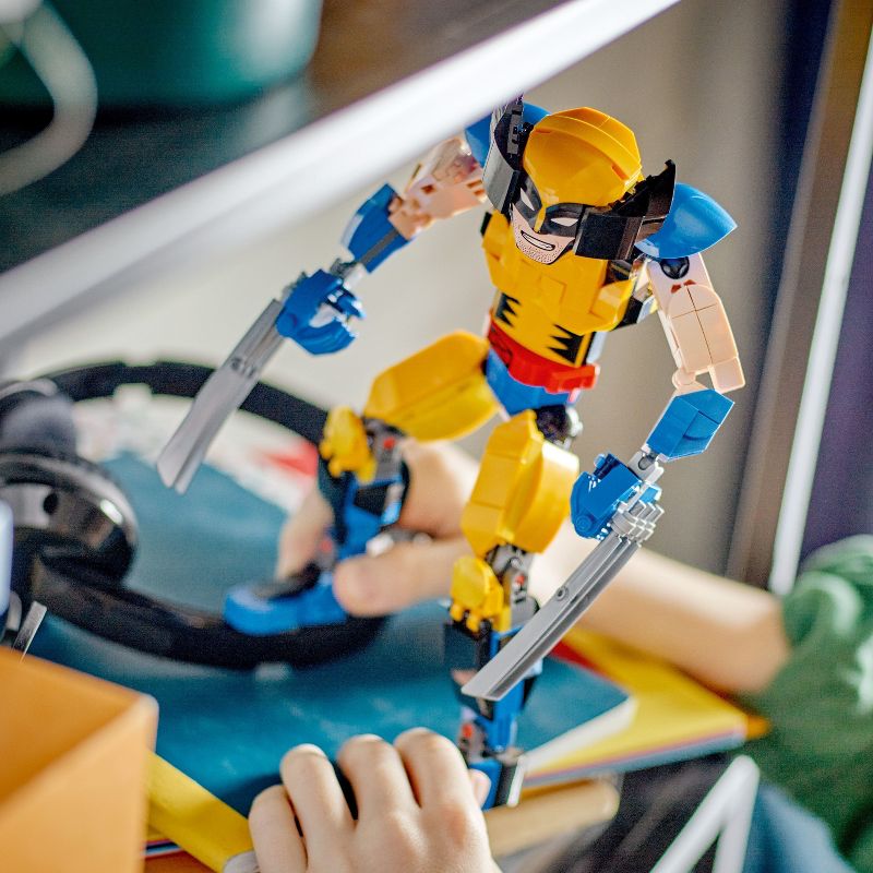LEGO Marvel Wolverine Construction Figure Playset 76257, 6 of 8