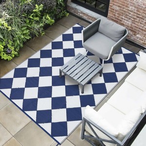 Outdoor patio rug, plastic straw. Waterproof, reversible, modern geometric trellis. For porch, RV, backyard, pool, picnic, beach, camping - 1 of 4