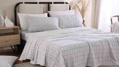 Radius White and Navy Cotton Percale Queen Sheet Set