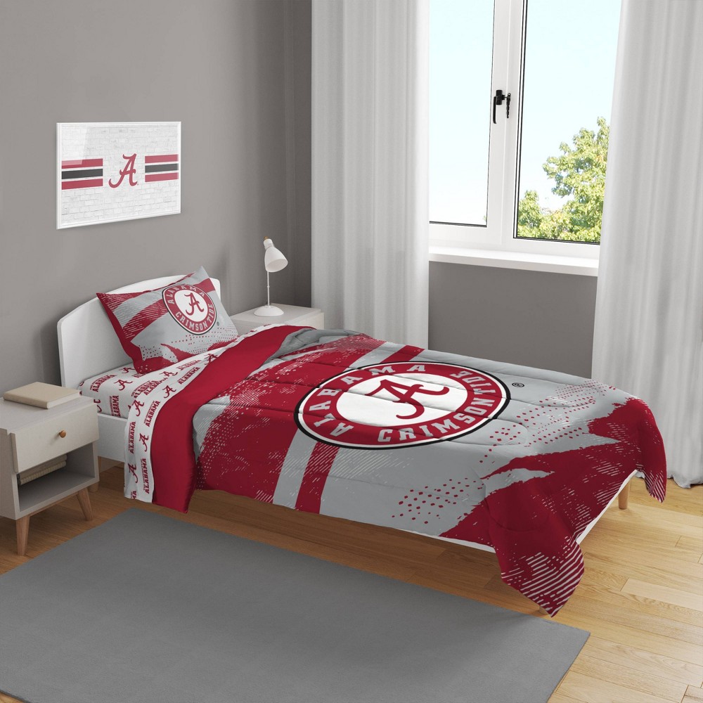 NCAA Alabama Crimson Tide Slanted Stripe Twin Bedding Set in a Bag - 4pc