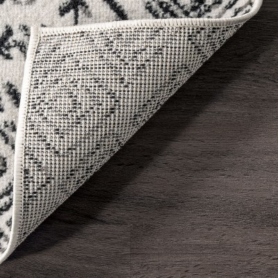 Arabella Light Grey Synthetic Bordered Area Rug, 4' x 6'