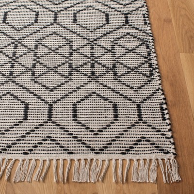 Coastal Charm Hand-Woven Black Cotton 6' x 9' Area Rug