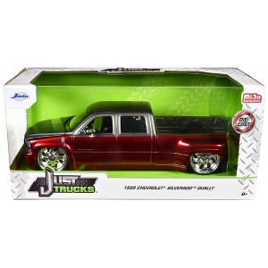 JADA 1999 CHEVROLET SILVERADO DUALLY CUSTOM WHEELS 1/24 - 1 of 3