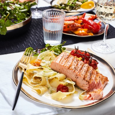 White and Gold Porcelain 16-Piece Dinnerware Set for 4