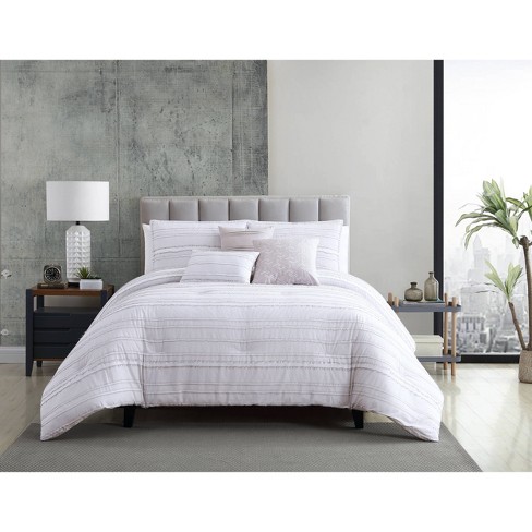 Borgata's Complete 17-Piece Bedding Set