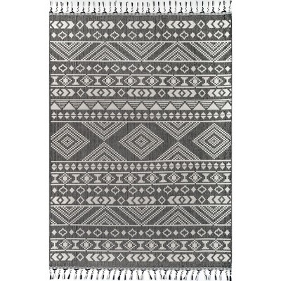 Nuloom Ryan Banded Global Printed Flatweave Indoor Area Rug, 5' x 8', Gray