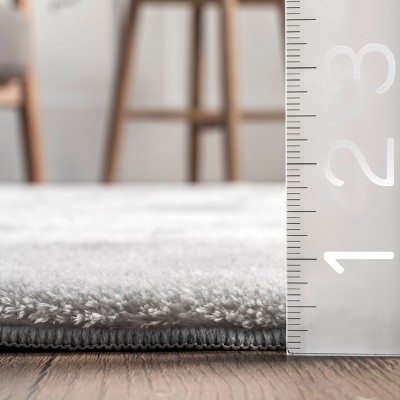 Loni Light Gray 6' x 9' Polyester Shag Area Rug