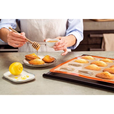 Silicone Non-Stick Madeleine Baking Mold, 16 Cavity