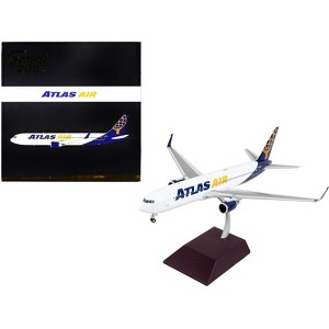 Boeing 767-300ER Commercial Aircraft "Atlas Air" White w/Blue Tail "Gemini 200" 1/200 Diecast Model Airplane by GeminiJets - 1 of 4