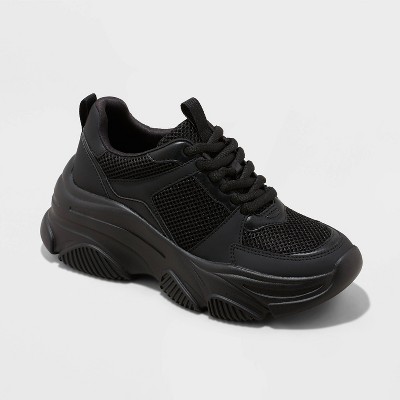 All black hot sale chunky sneakers