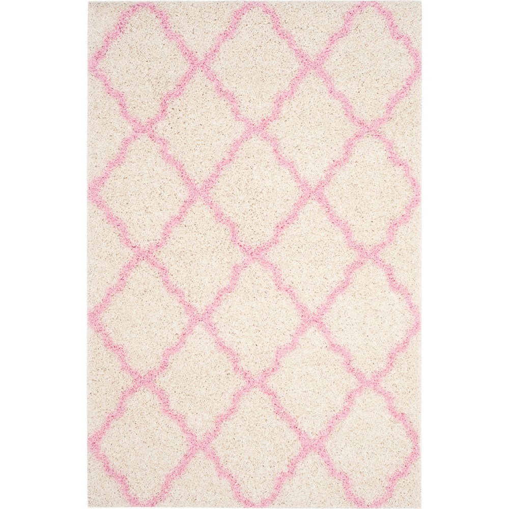 6'x9' Quatrefoil Design Loomed Area Rug Ivory/Light Pink - Safavieh