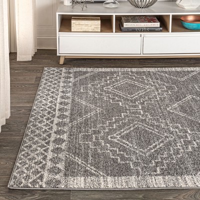 Amir 8' x 10' Cream and Gray Geometric Synthetic Area Rug