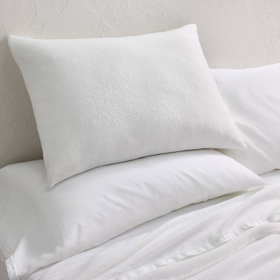 Memory Foam & Down Alternative Bed Pillow - Casaluna™