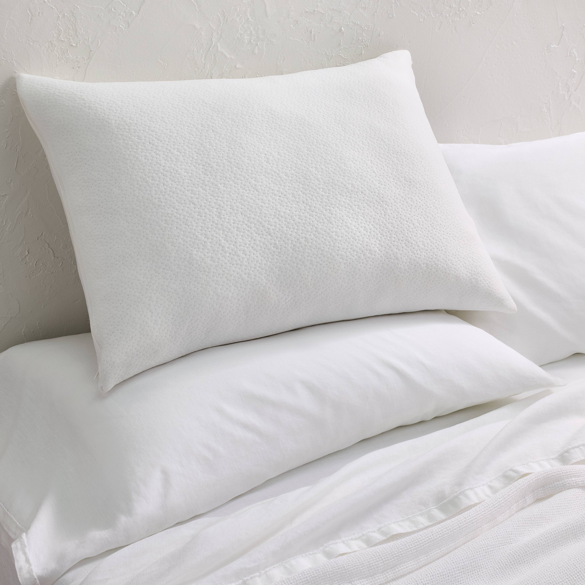 Standard/Queen Extra Firm Machine Washable Memory Foam & Down Alternative Bed Pillow - Casaluna™