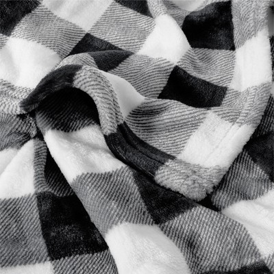 Cozy Buffalo Plaid Fleece Queen Blanket in White/Black