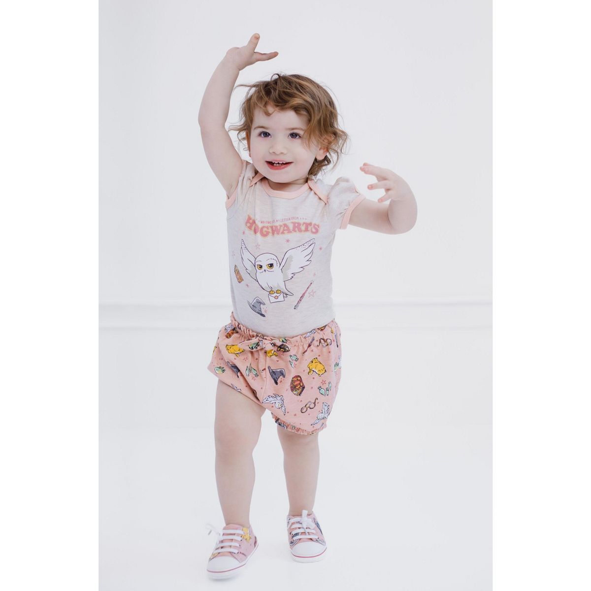 Bodysuit Shorts Shoes 3 Piece Outfit Set Newborn to Infant - thumbnail 9