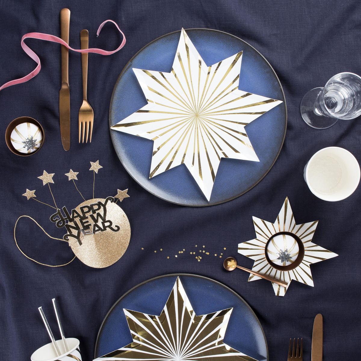 Meri Meri Gold Stripe Star Napkins (Pack of 16) - thumbnail 2